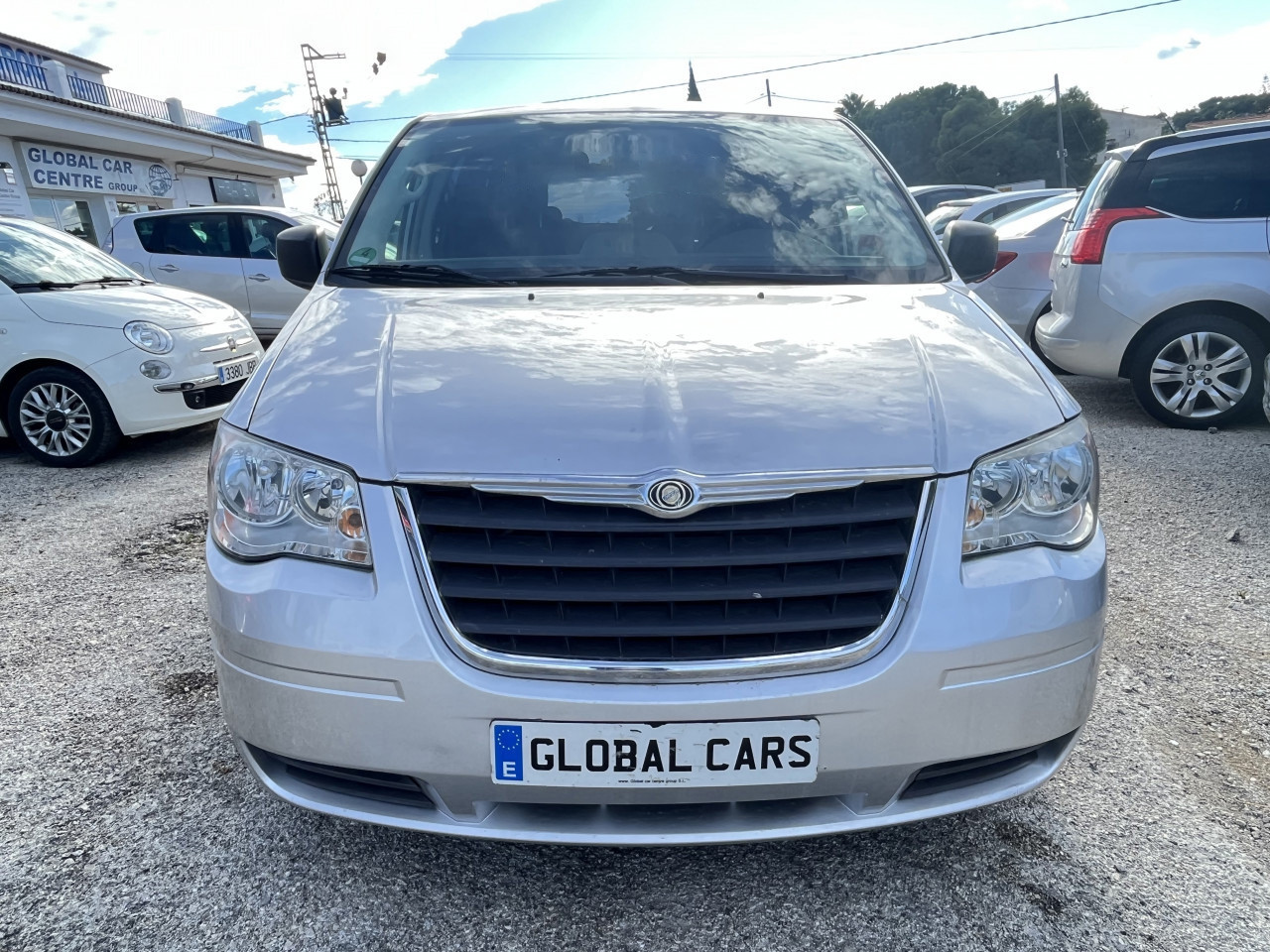 Chrysler Grand Voyager 2.8 Crdi Stow And Go New Shape Automatic People carrier Photo